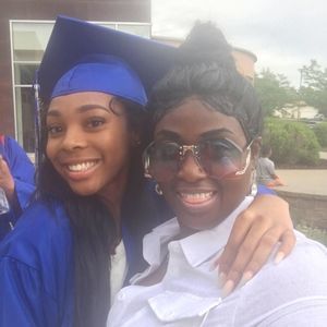 Meet your Posher, Rhomeka